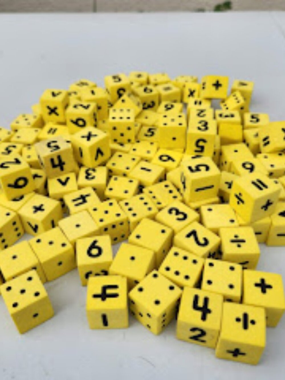 Koplow Games Foam Spot & Number Dice Yellow Math Mathematics Manipulatives Ideal - Picture 4 of 8